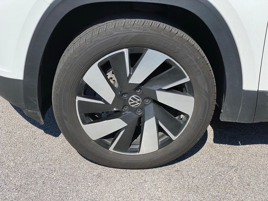 2024 Volkswagen Atlas Cross Sport 2.0T SE w/Technology
