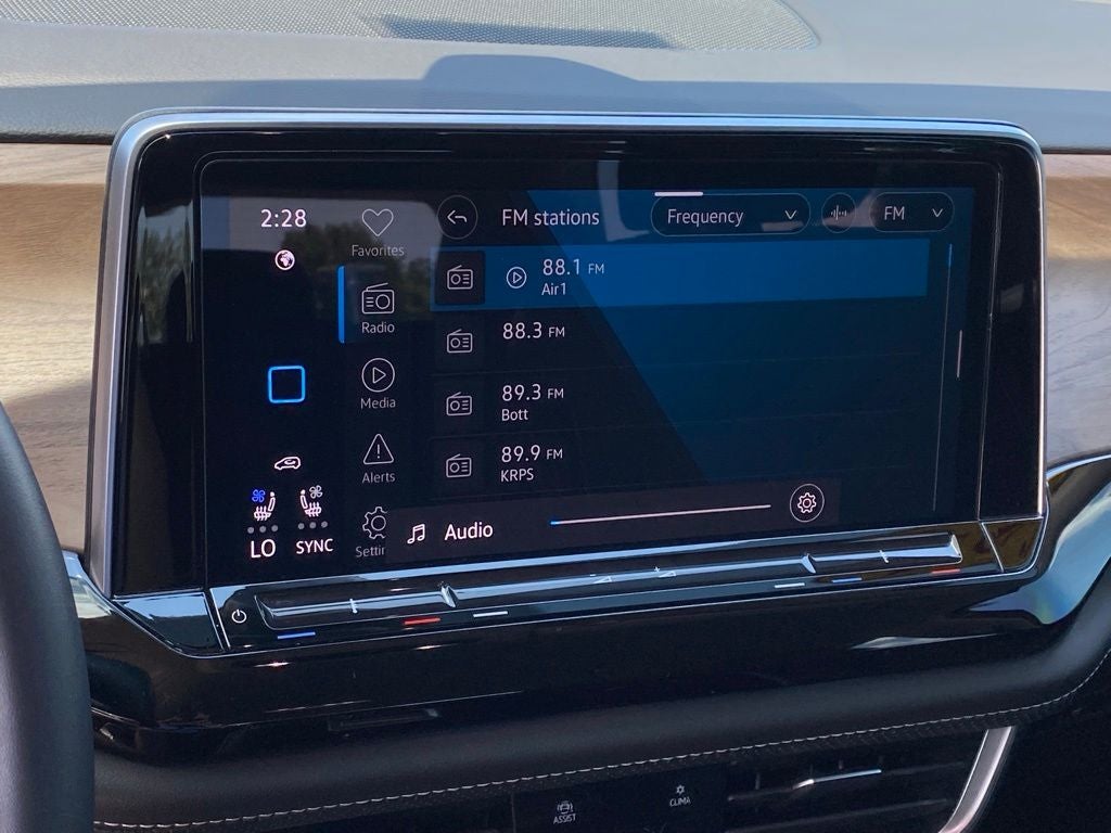2024 Volkswagen Atlas 2.0T SE w/Technology