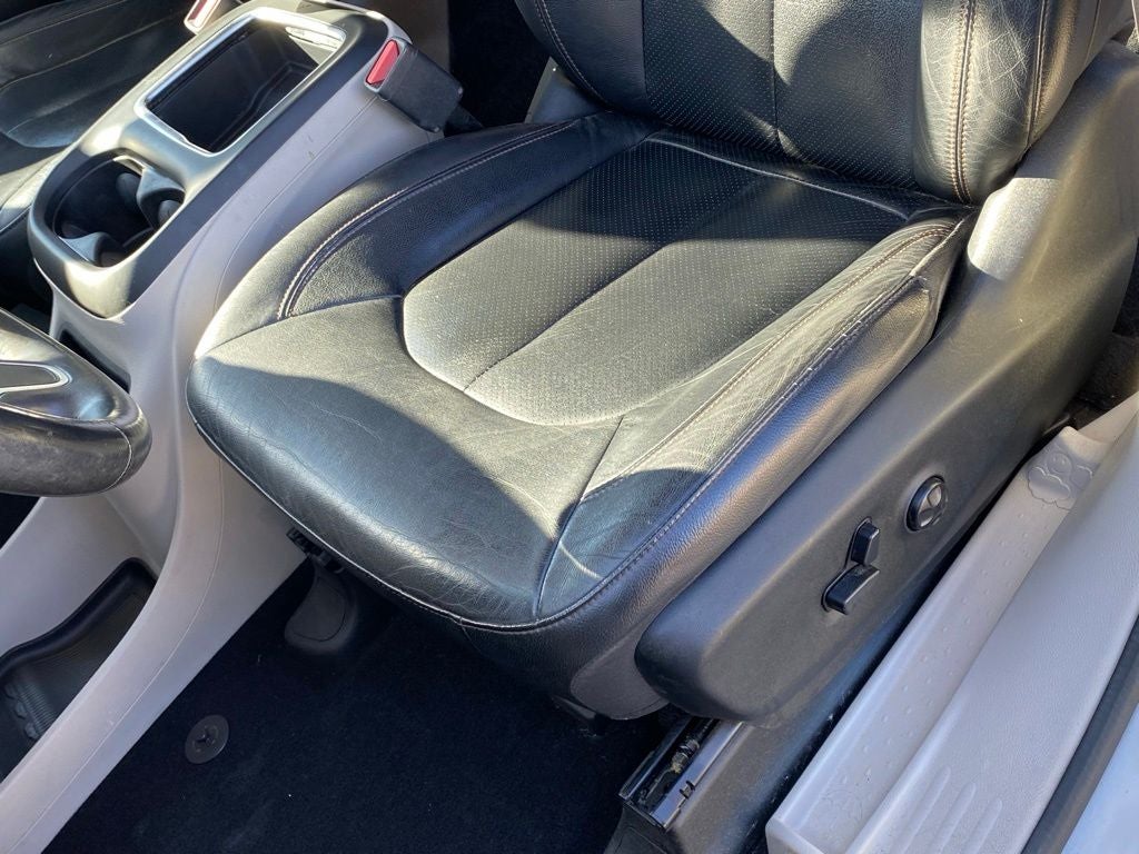 2017 Chrysler Pacifica Touring L Plus