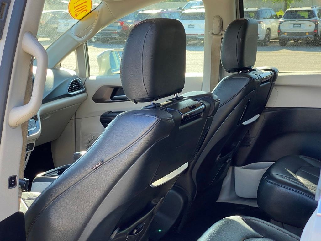2017 Chrysler Pacifica Touring L Plus