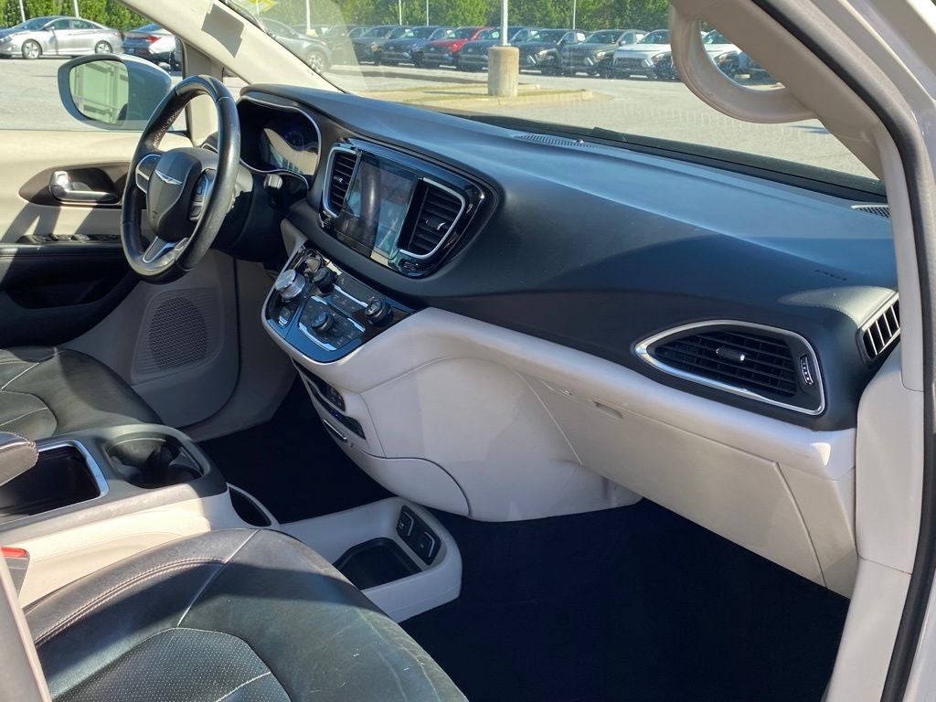 2017 Chrysler Pacifica Touring L Plus