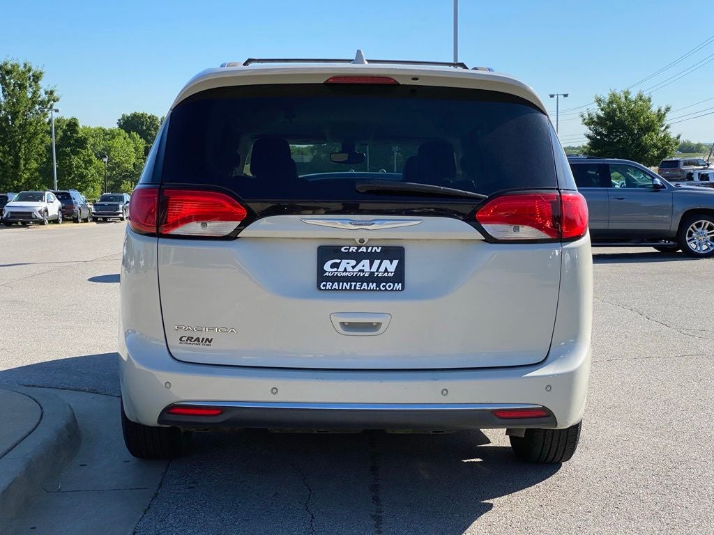 2017 Chrysler Pacifica Touring L Plus