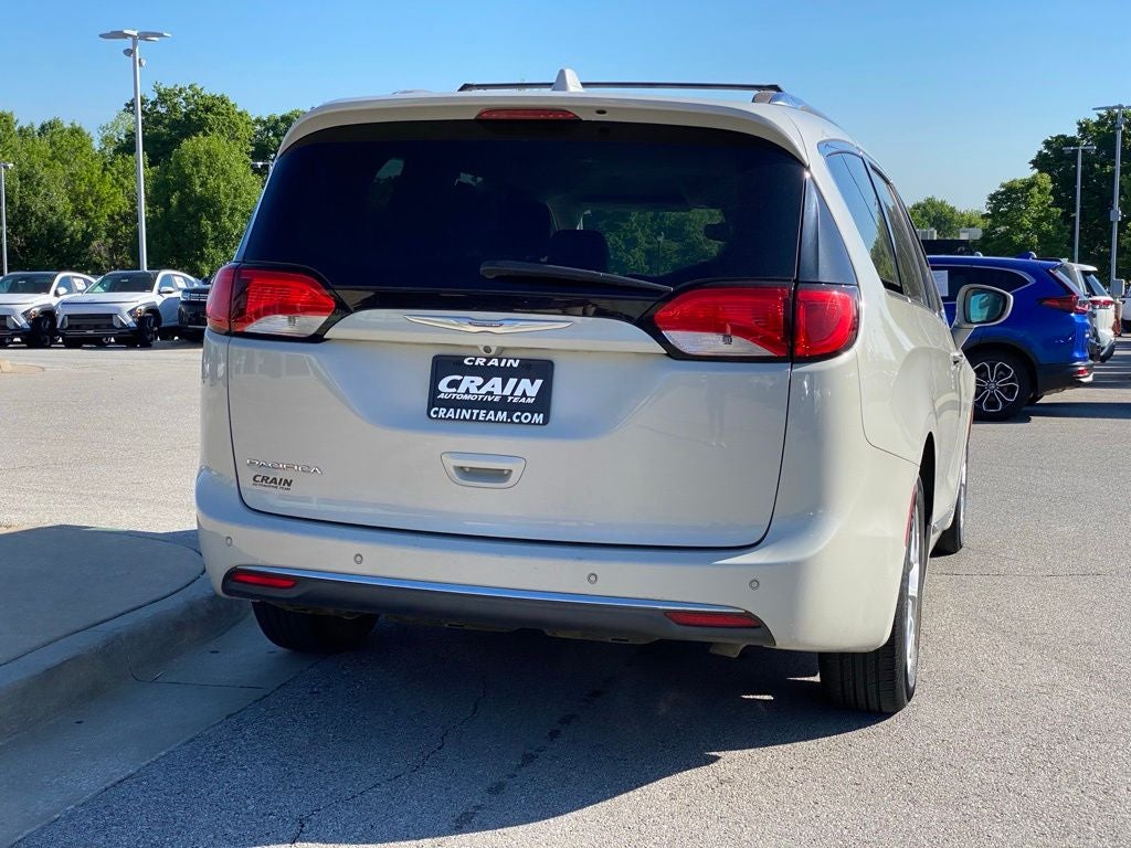 2017 Chrysler Pacifica Touring L Plus