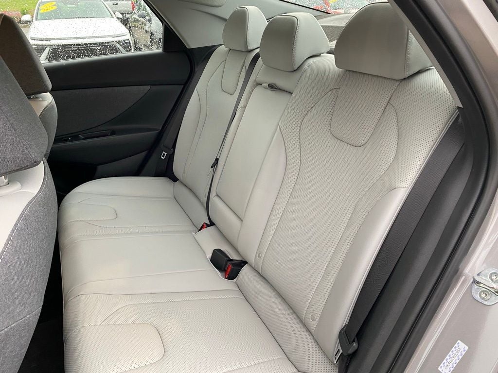 2022 Hyundai Elantra Limited