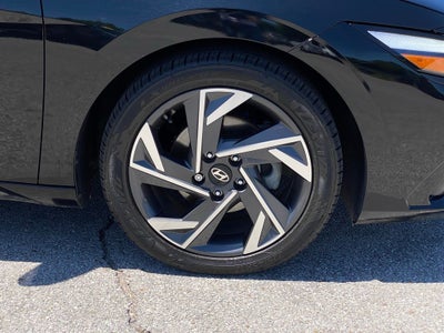 2024 Hyundai Elantra Limited