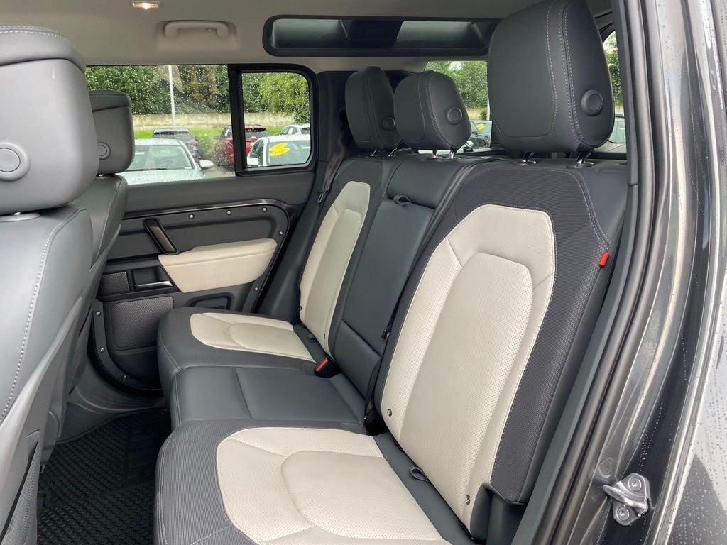 2024 Land Rover Defender 110 X-Dynamic SE