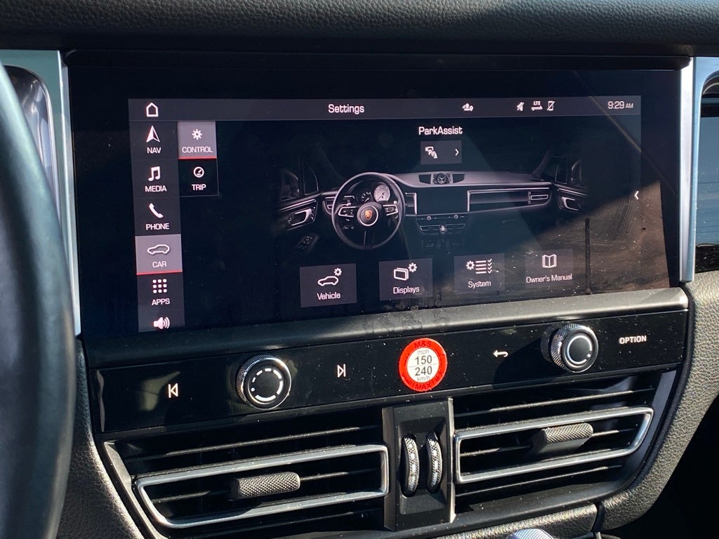 2022 Porsche Macan Base