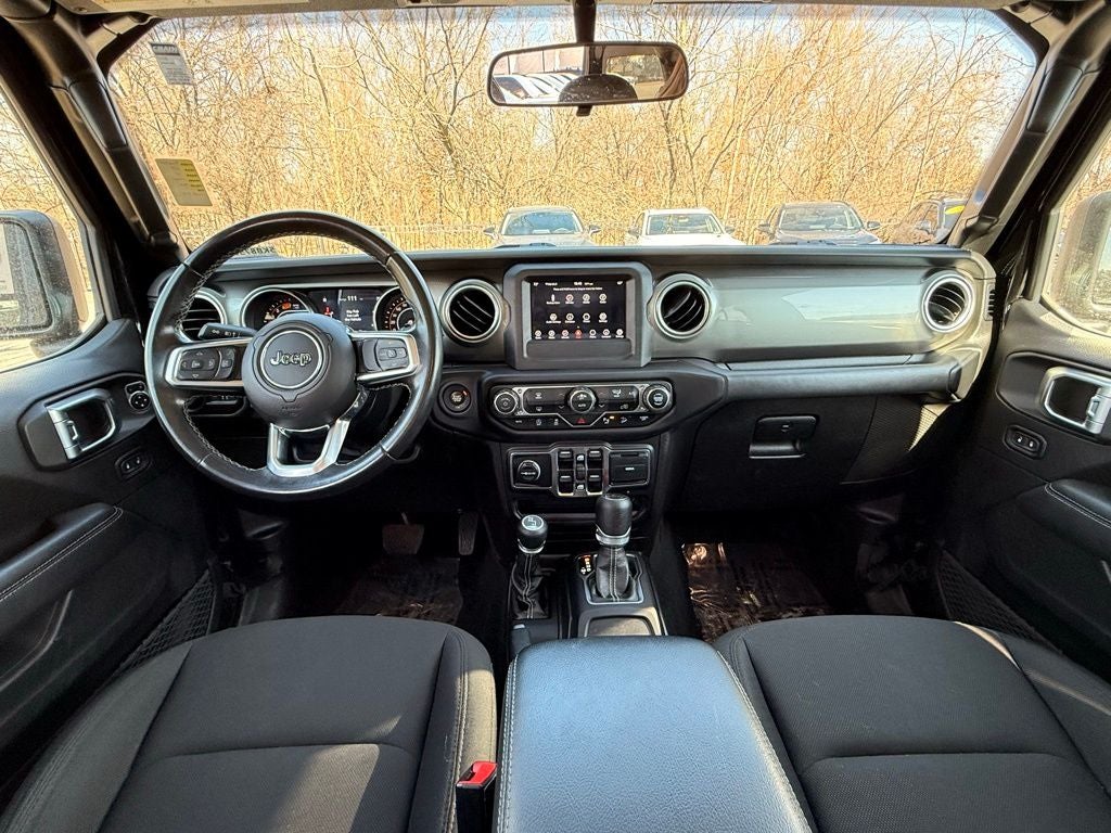 2019 Jeep Wrangler Unlimited Sahara APPLE CAR PLAY / CLEAN CARFAX/ 1 OWNER
