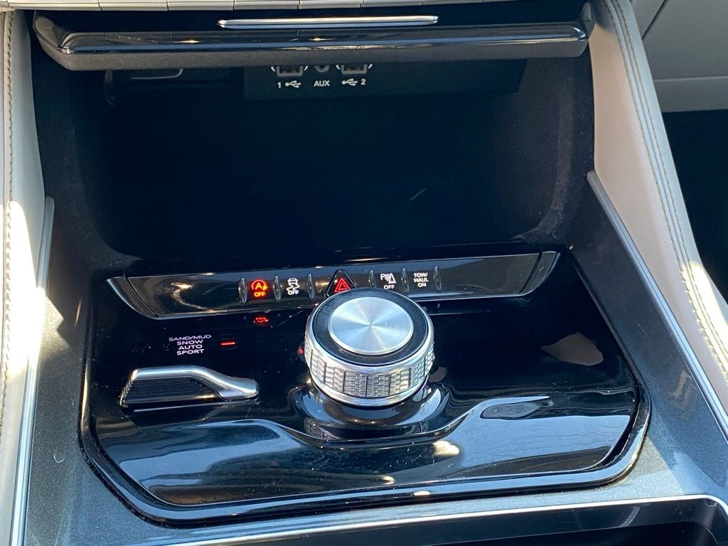 2024 Jeep Wagoneer Base