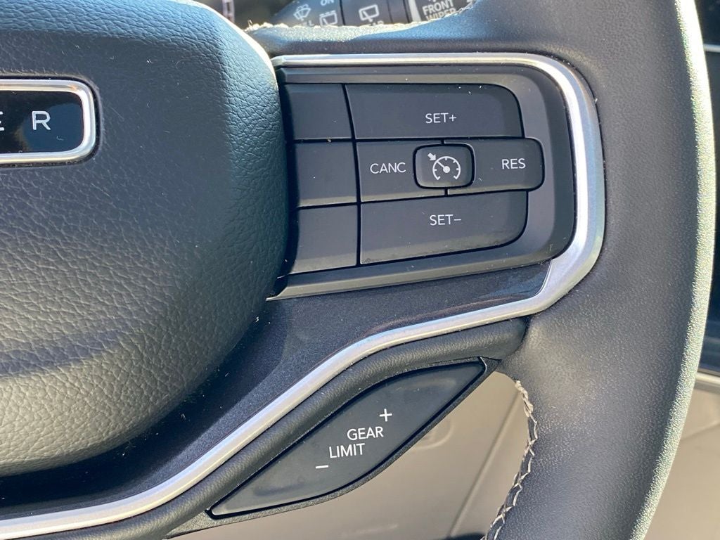 2024 Jeep Wagoneer Base