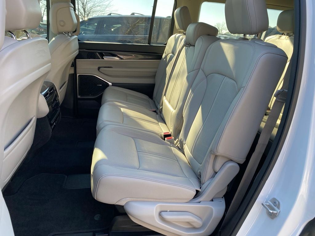 2024 Jeep Wagoneer Base