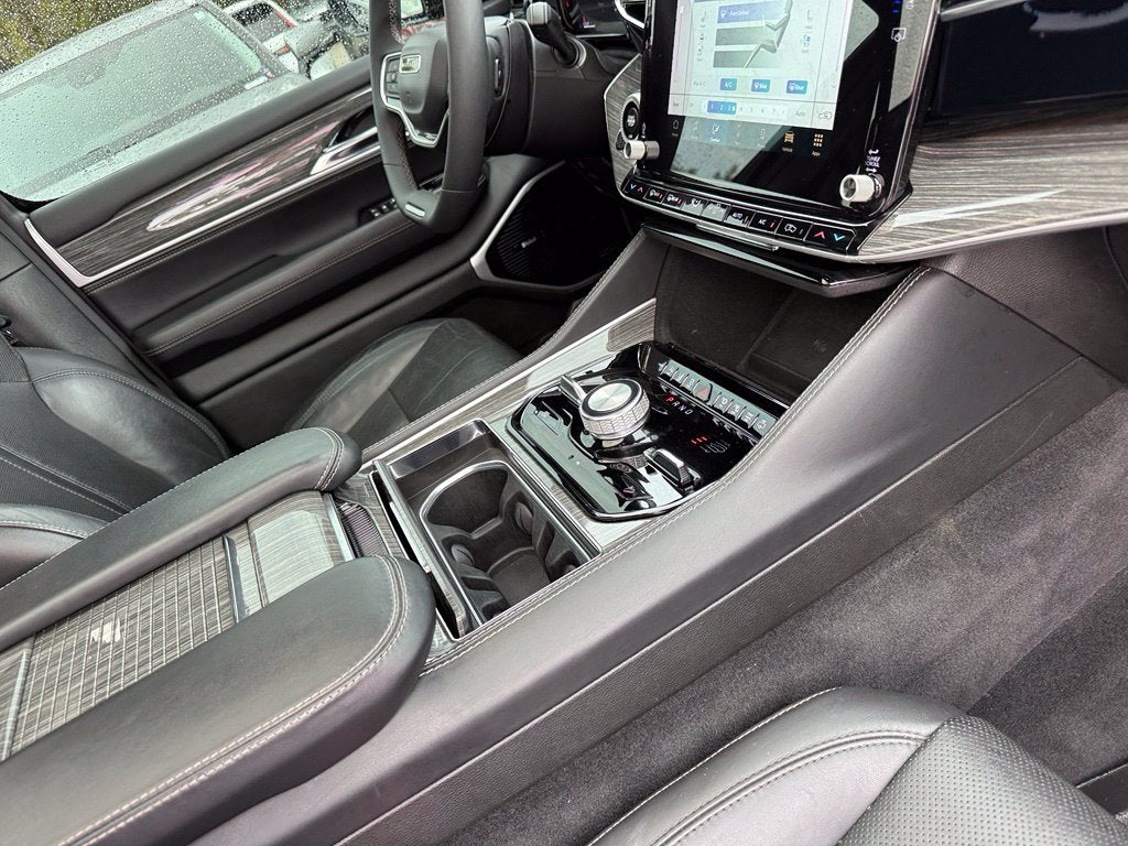 2022 Jeep Wagoneer Series III - 4WD / PANORAMIC SUNROOF / CLEAN CARFAX