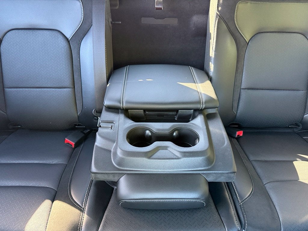 2025 RAM 1500 Laramie - 4WD / LEVEL 2 / NIGHT EDITION