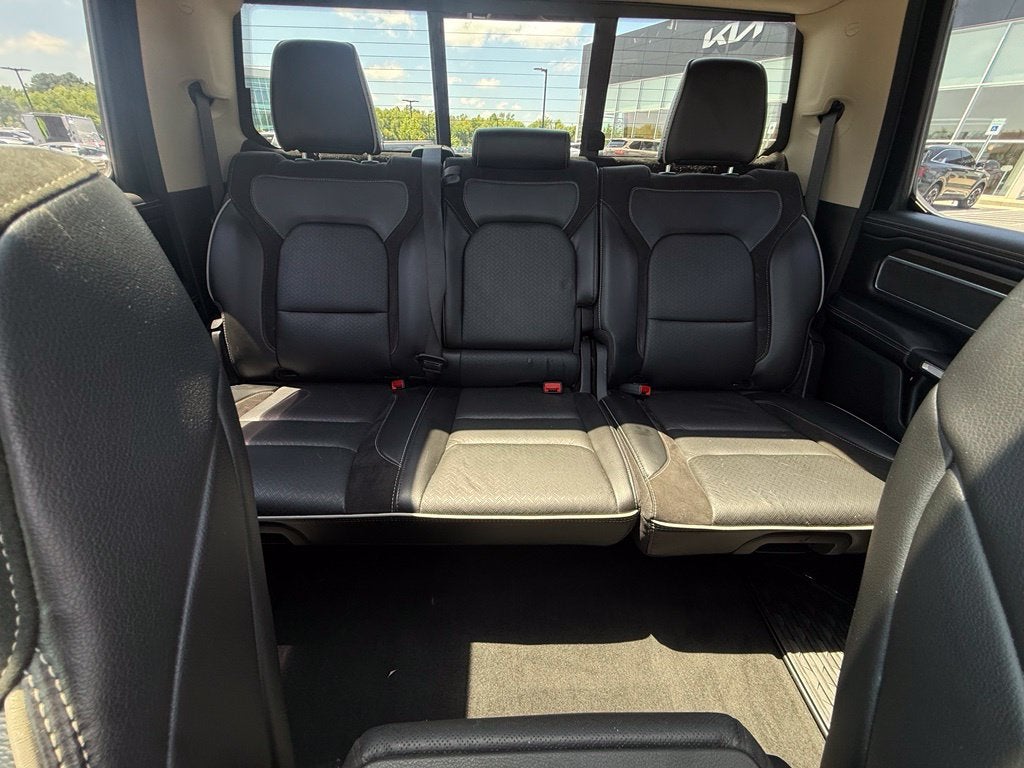 2021 RAM 1500 Laramie - 4WD / PANORAMIC SUNROOF / CLEAN CARFAX