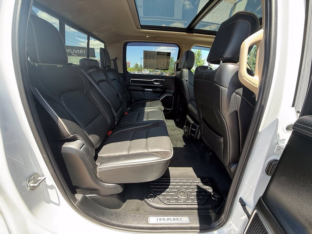 2021 RAM 1500 Laramie - 4WD / PANORAMIC SUNROOF / CLEAN CARFAX