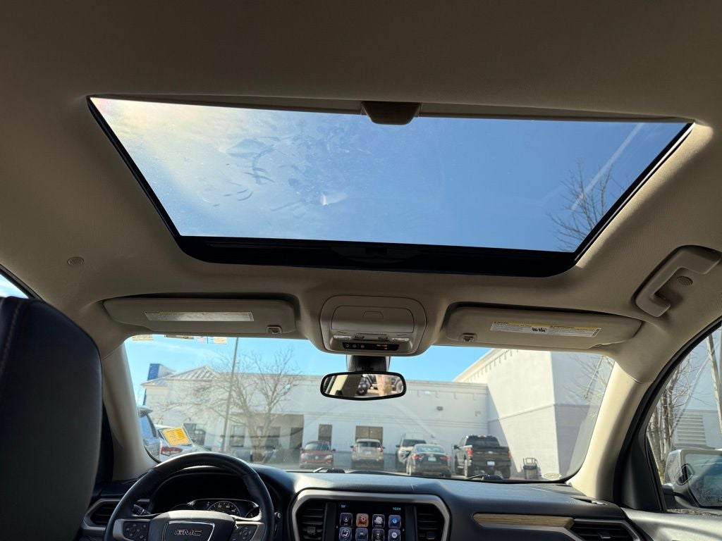 2017 GMC Acadia Denali LOW MILES!!