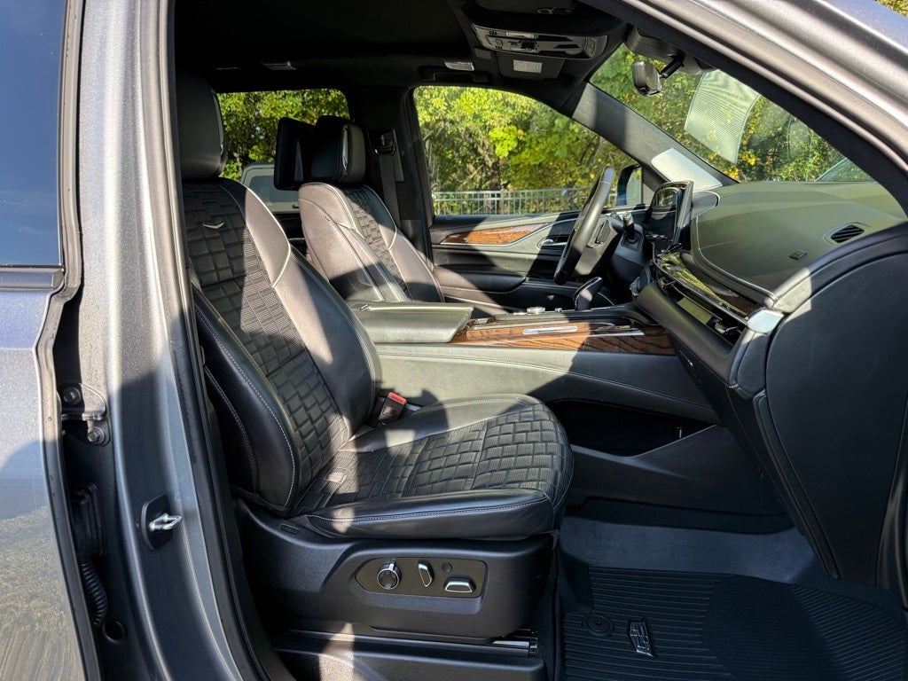 2021 Cadillac Escalade ESV Sport Platinum PANO MOONROOF / 4x4 / CLEAN CARFAX