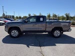 2024 Nissan Frontier SV - 4WD / CLEAN CARFAX / ONE OWNER
