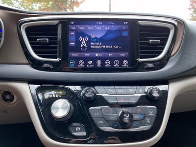 2018 Chrysler Pacifica Touring L - CLEAN CARFAX