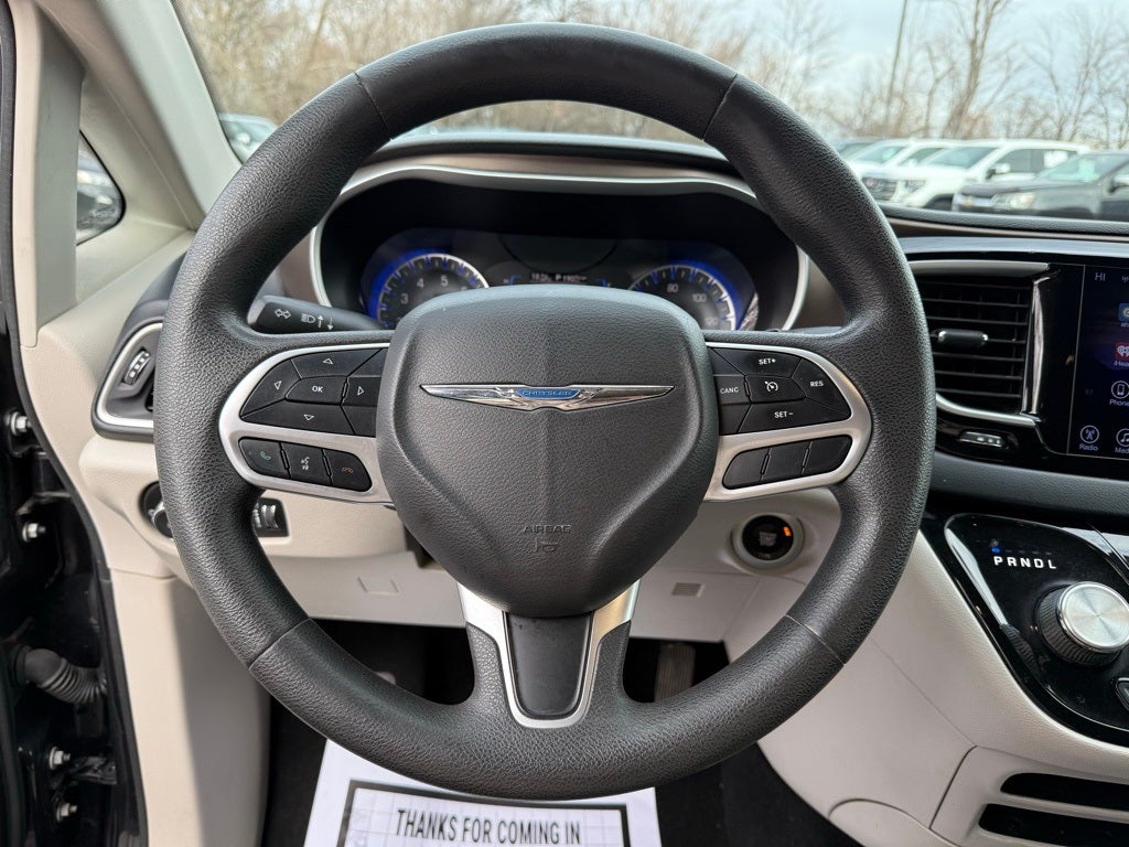 2017 Chrysler Pacifica Touring L LOW PRICED VAN!