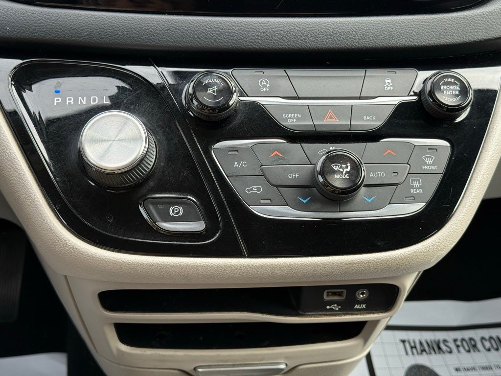 2017 Chrysler Pacifica Touring L LOW PRICED VAN!