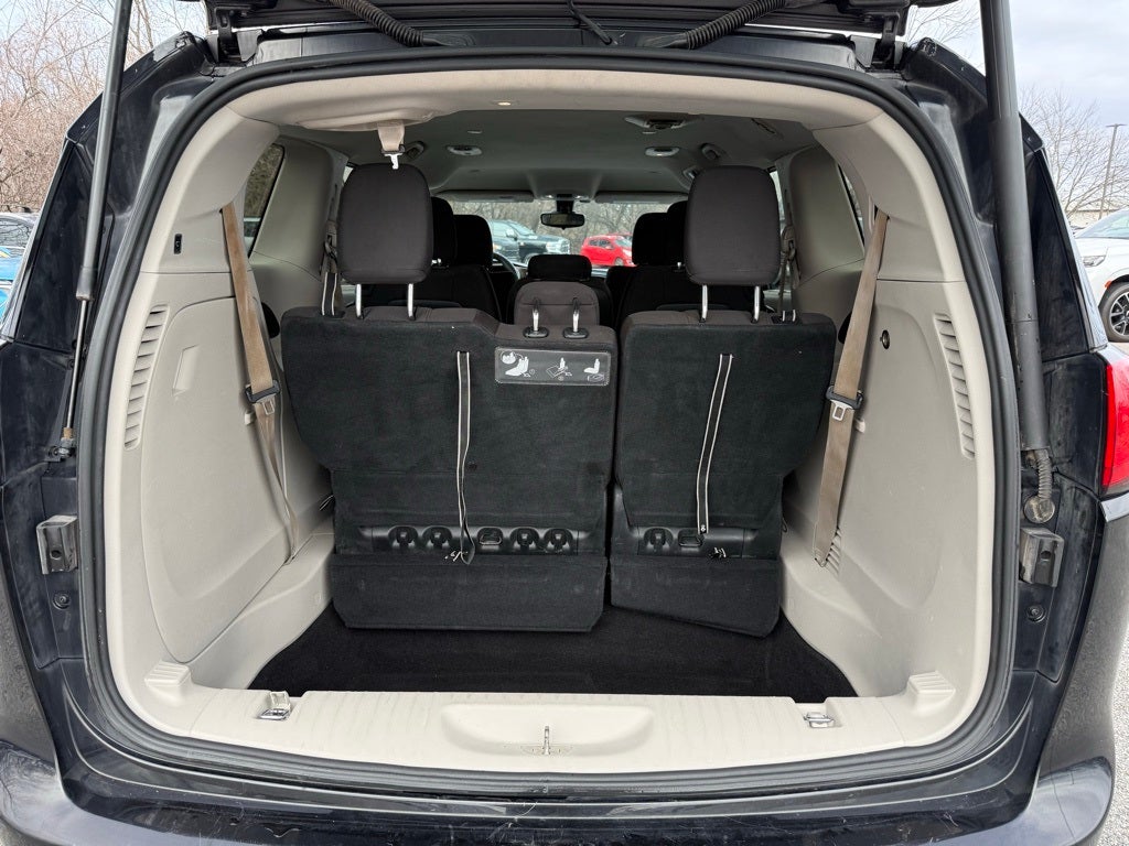 2017 Chrysler Pacifica Touring L LOW PRICED VAN!