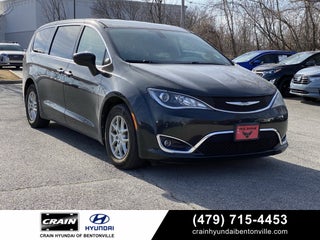 2017 Chrysler Pacifica Touring L LOW PRICED VAN!