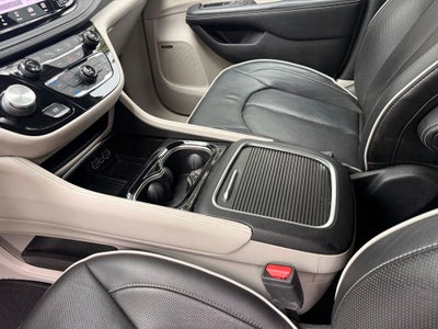 2022 Chrysler Pacifica Limited SOCCER MOM EDITION