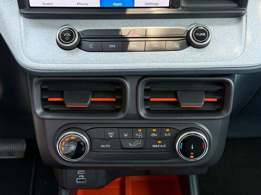 2022 Ford Maverick XLT LOW MILES