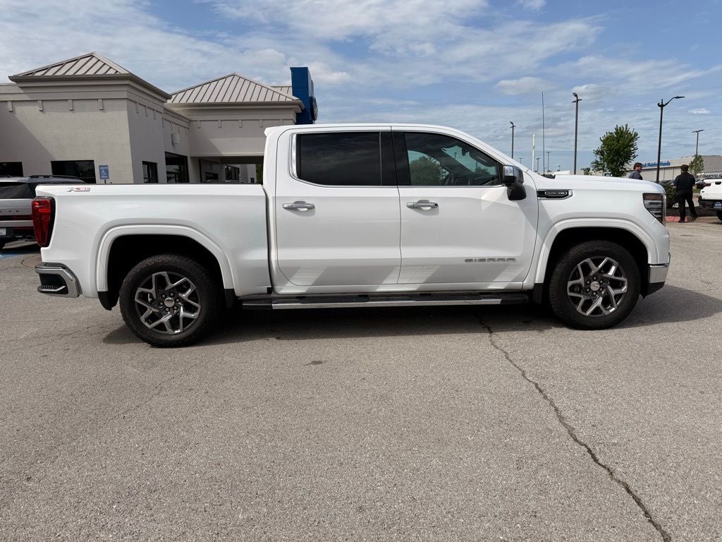 2025 GMC Sierra 1500 SLT