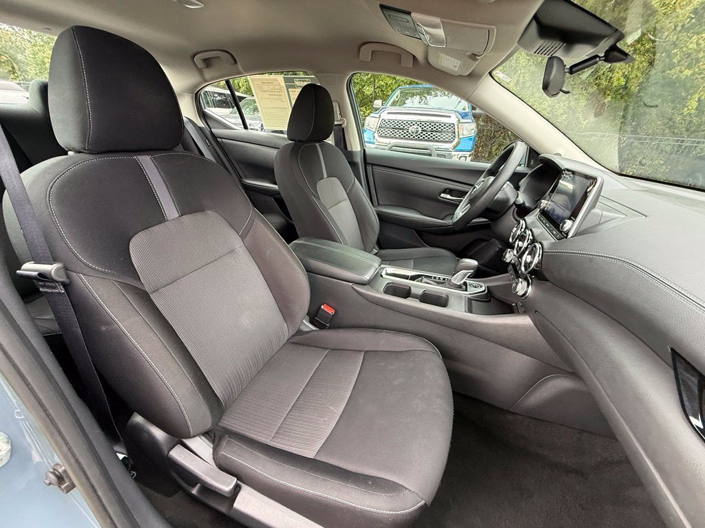 2025 Nissan Sentra SV - CLEAN CARFAX / ONE OWNER