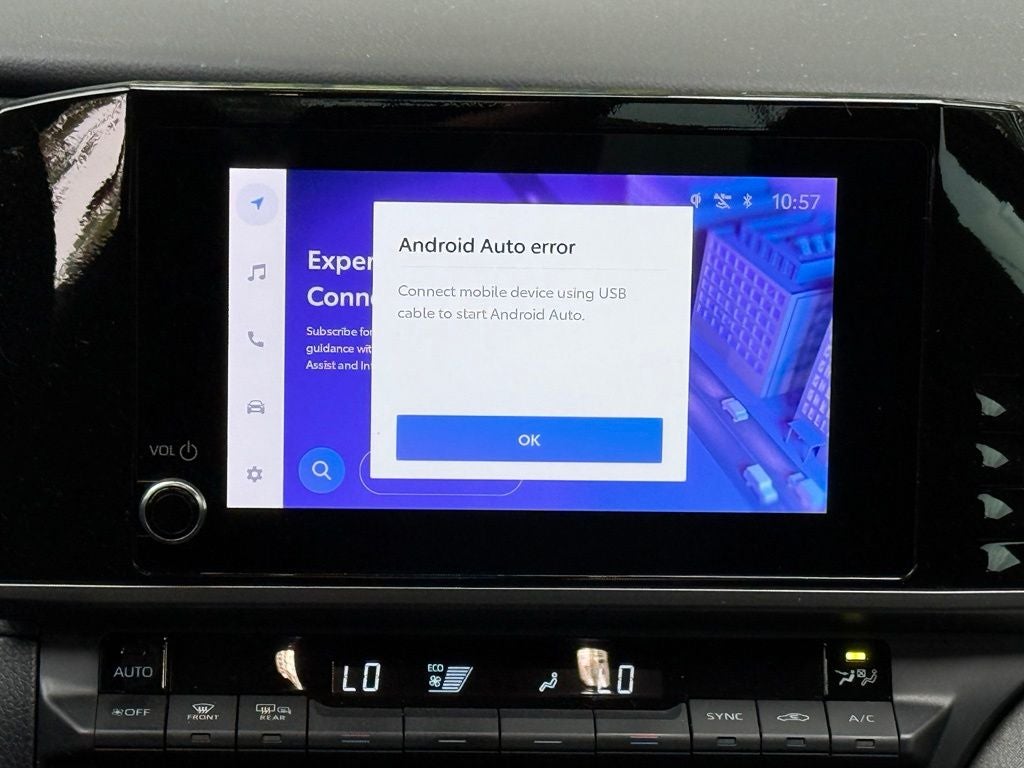 2025 Toyota Camry LE CONVENIENCE PKG / LEATHER!