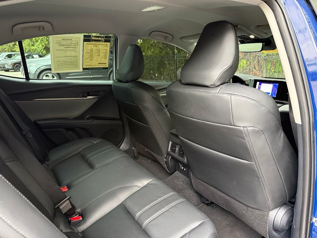2025 Toyota Camry LE CONVENIENCE PKG / LEATHER!