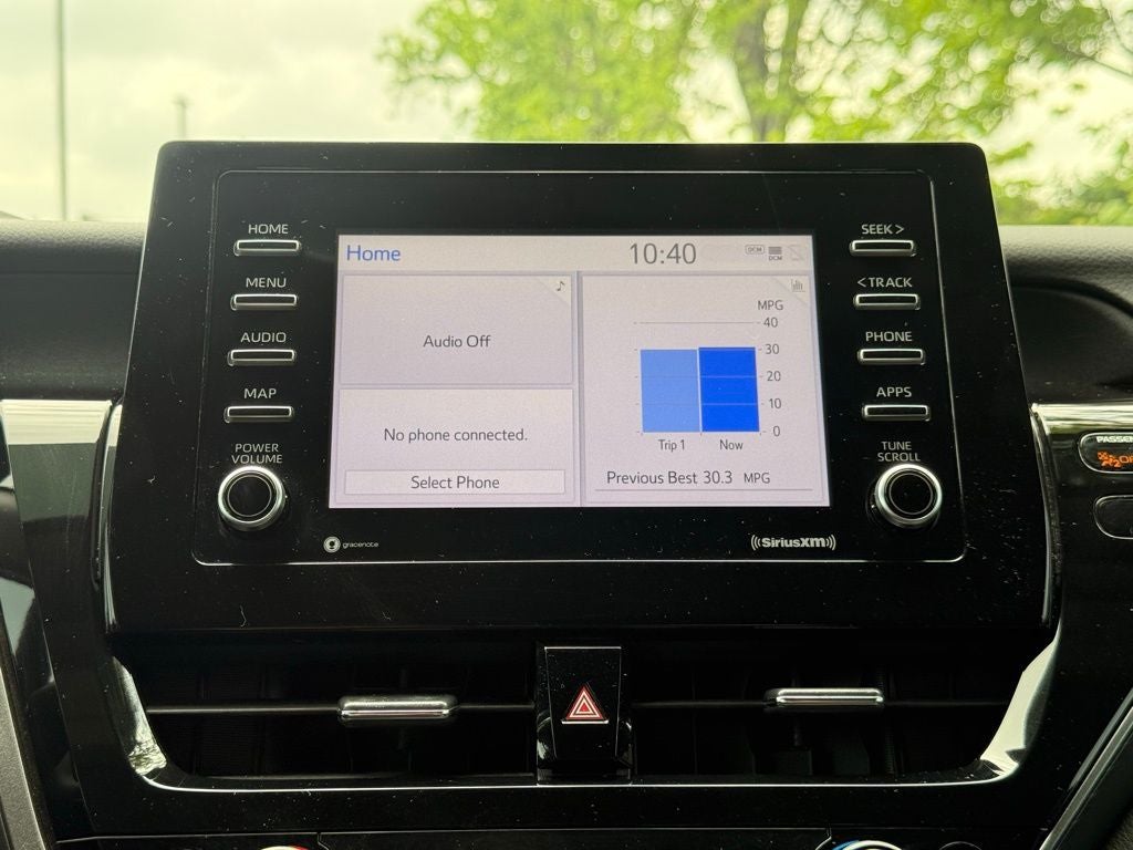 2022 Toyota Camry SE 1 OWNER / CLEAN CARFAX