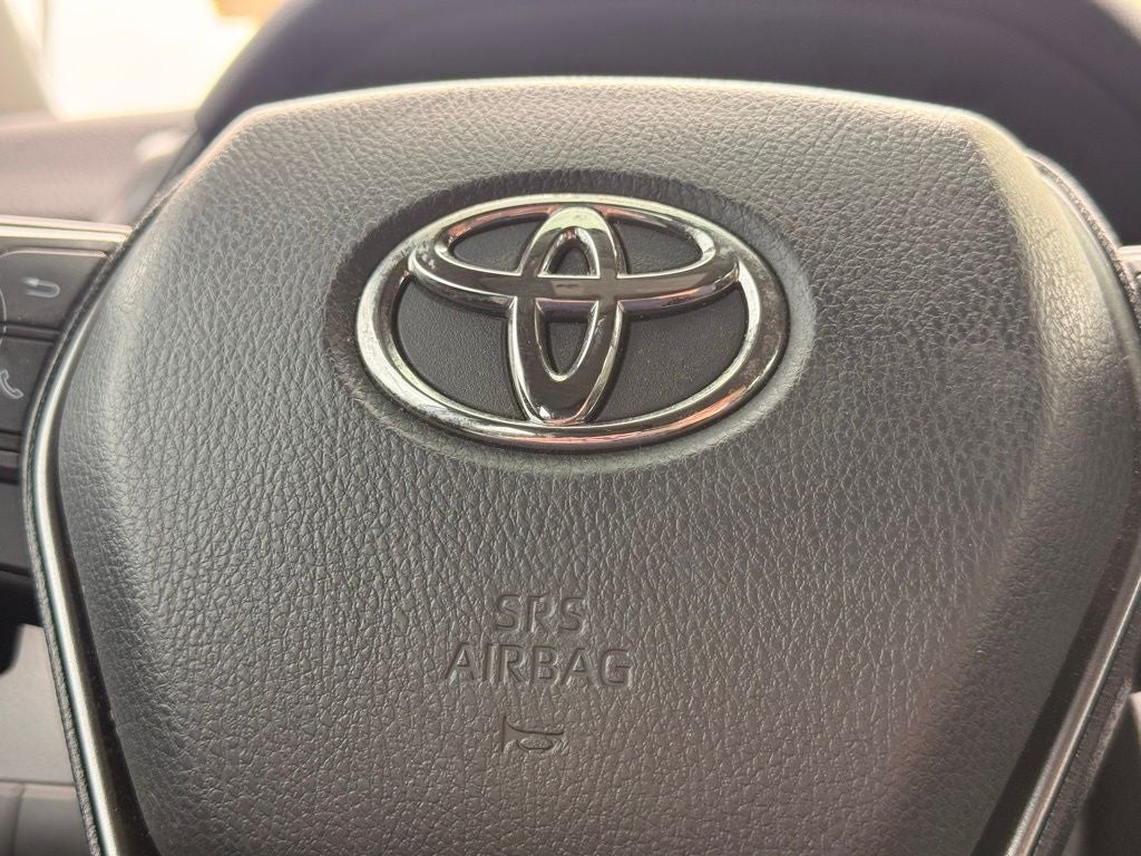 2022 Toyota Camry SE 1 OWNER / CLEAN CARFAX