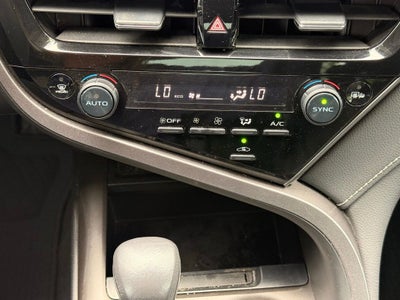 2022 Toyota Camry SE 1 OWNER / CLEAN CARFAX