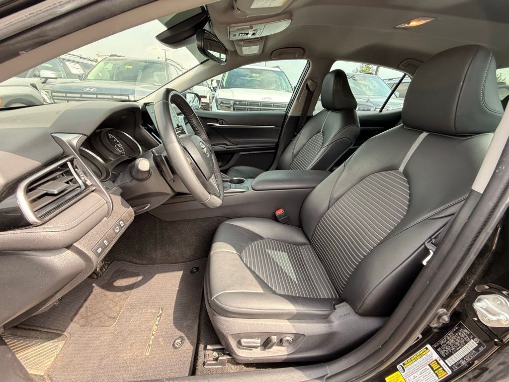 2022 Toyota Camry SE 1 OWNER / CLEAN CARFAX