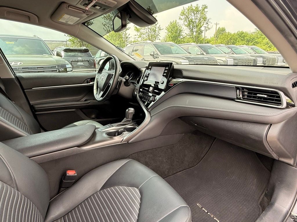 2022 Toyota Camry SE 1 OWNER / CLEAN CARFAX