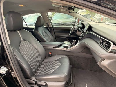 2022 Toyota Camry SE 1 OWNER / CLEAN CARFAX