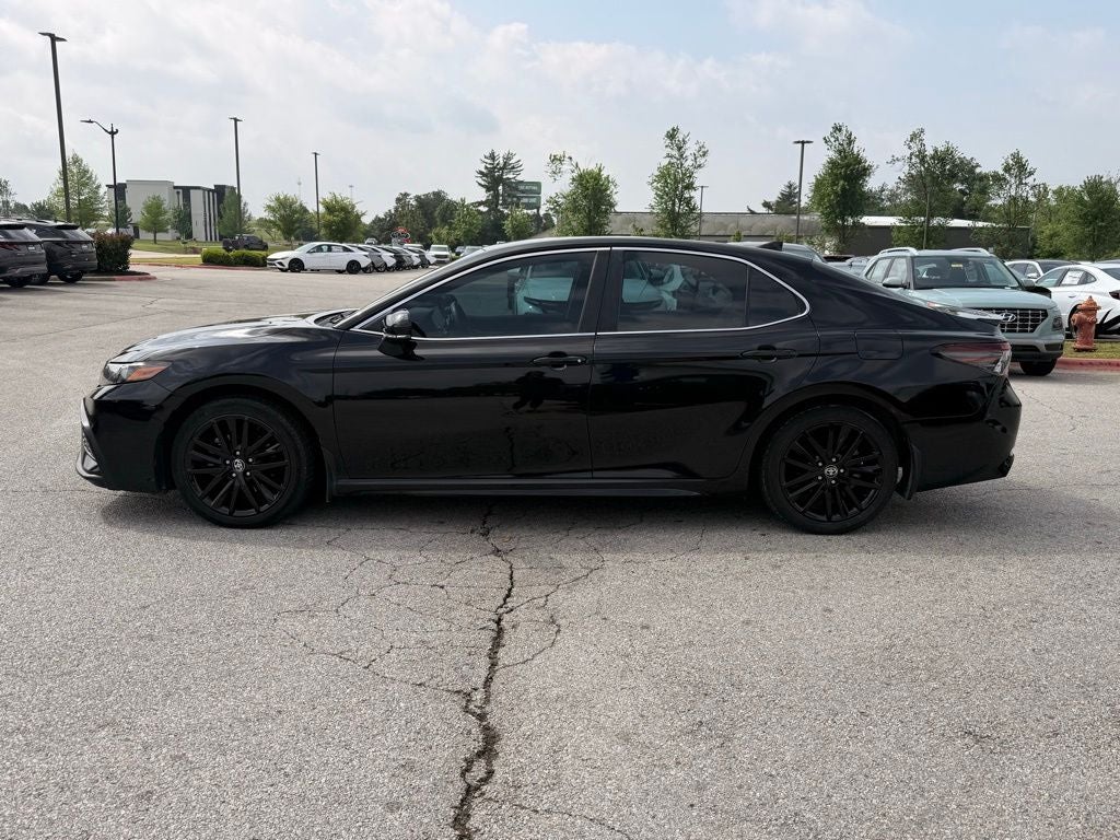 2022 Toyota Camry SE 1 OWNER / CLEAN CARFAX