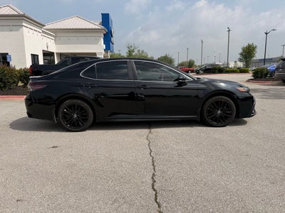 2022 Toyota Camry SE 1 OWNER / CLEAN CARFAX