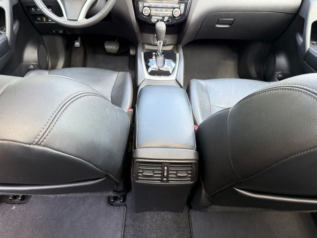 2016 Nissan Rogue SL - AWD / PANORAMIC SUNROOF