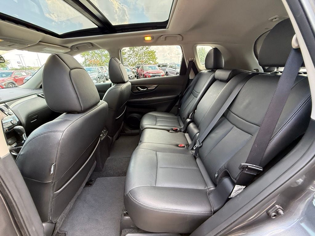 2016 Nissan Rogue SL - AWD / PANORAMIC SUNROOF