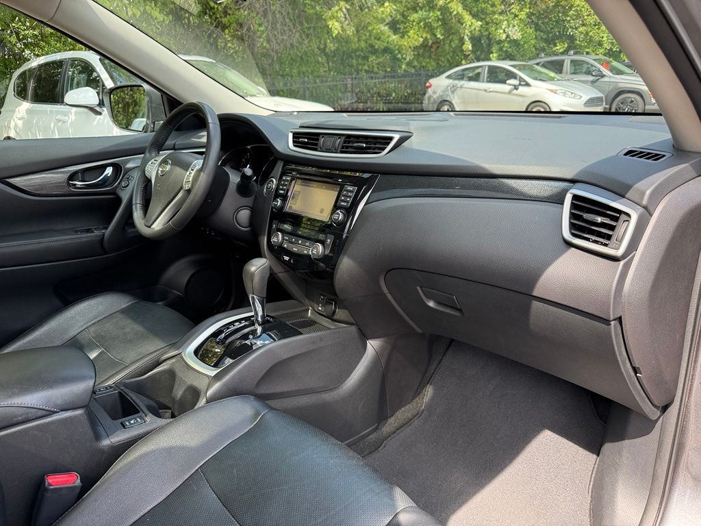 2016 Nissan Rogue SL - AWD / PANORAMIC SUNROOF