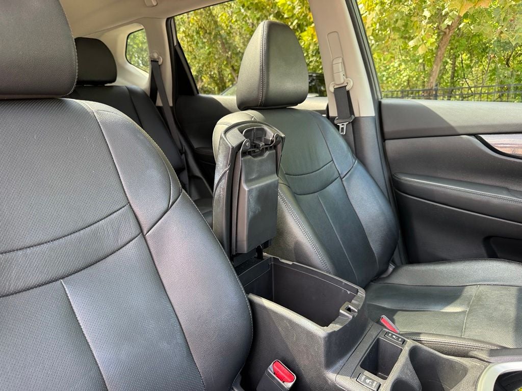 2016 Nissan Rogue SL - AWD / PANORAMIC SUNROOF