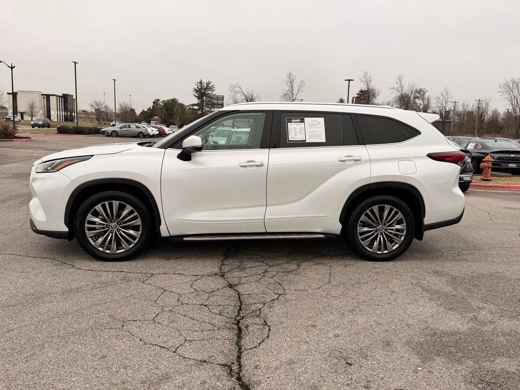 2022 Toyota Highlander Platinum
