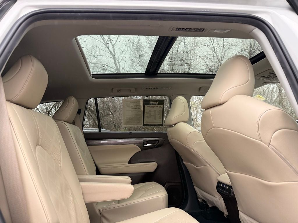 2022 Toyota Highlander Platinum