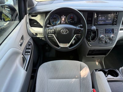 2018 Toyota Sienna LE 8 Passenger