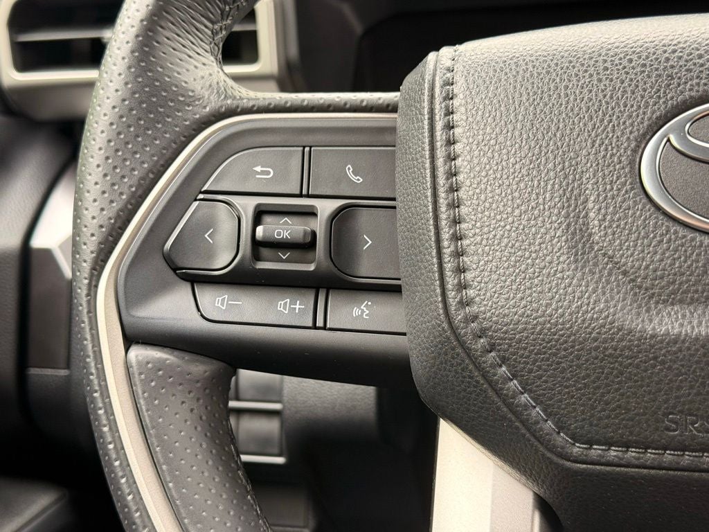 2025 Toyota 4Runner SR5 ONE OWNER CLEAN CARFAX