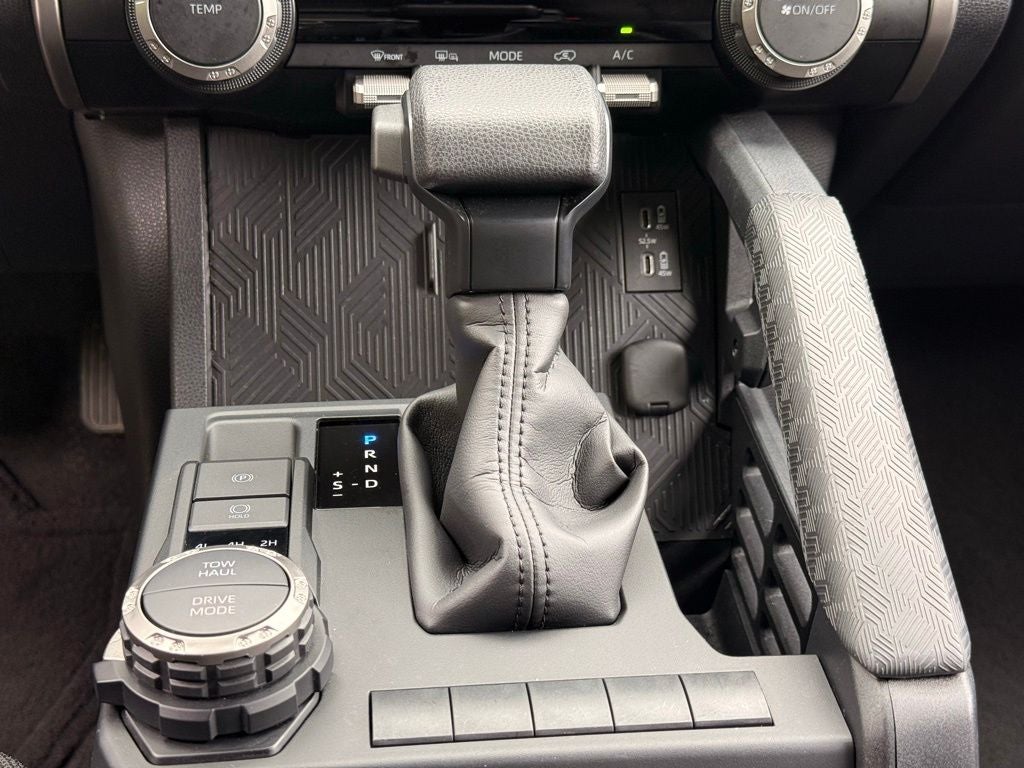 2025 Toyota 4Runner SR5 ONE OWNER CLEAN CARFAX